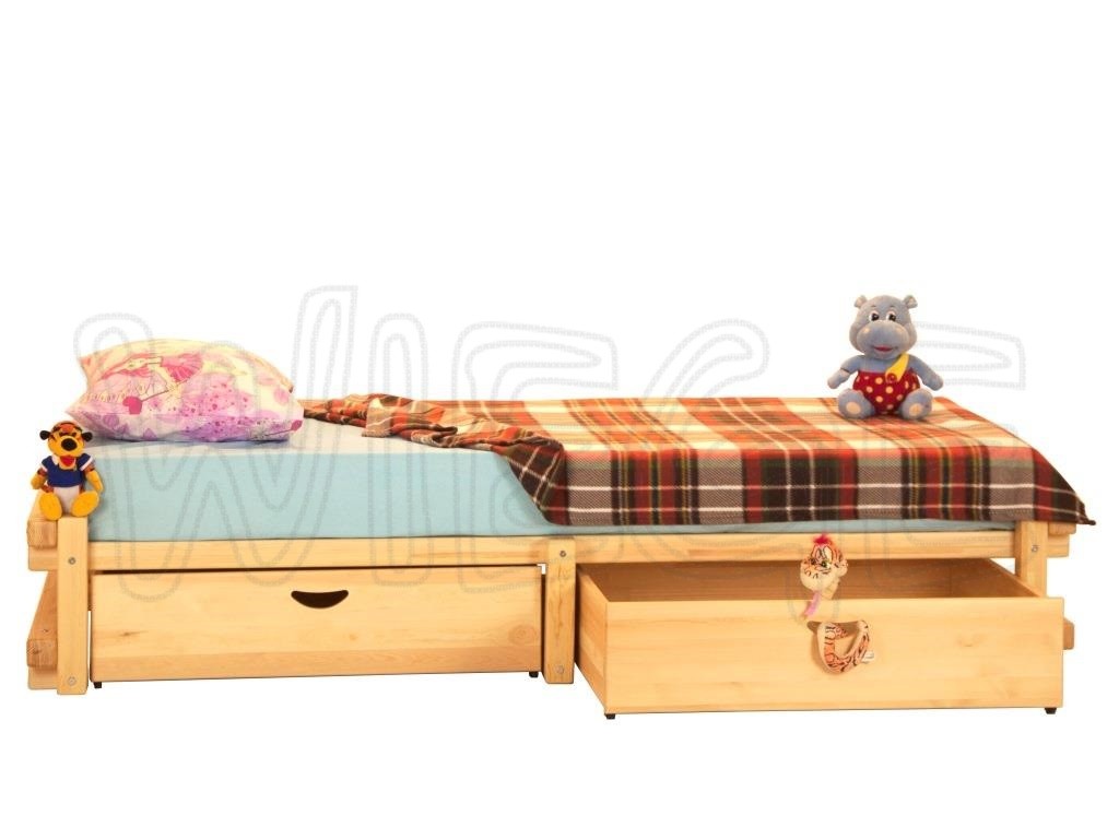 Одноярусная кровать с покрытием лаком